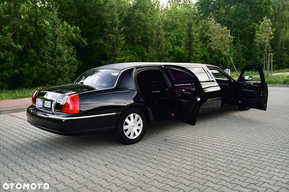 Lincoln Town Car 4.6 Executive - 24