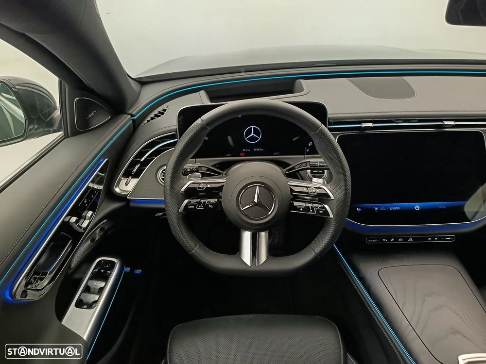 Mercedes-Benz E 300 Standard - 19