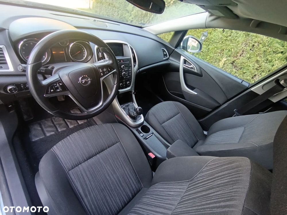 Opel Astra 1.6 Design Edition - 11
