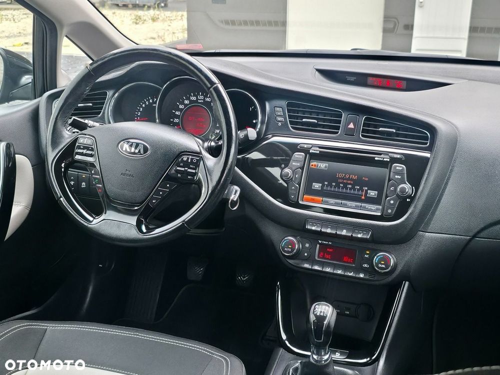 Kia Ceed - 12