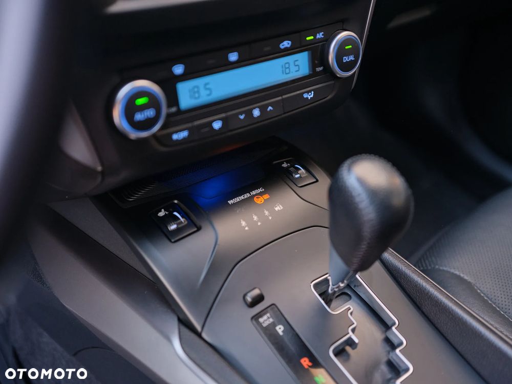 Toyota Avensis 2.0 Prestige MS - 23