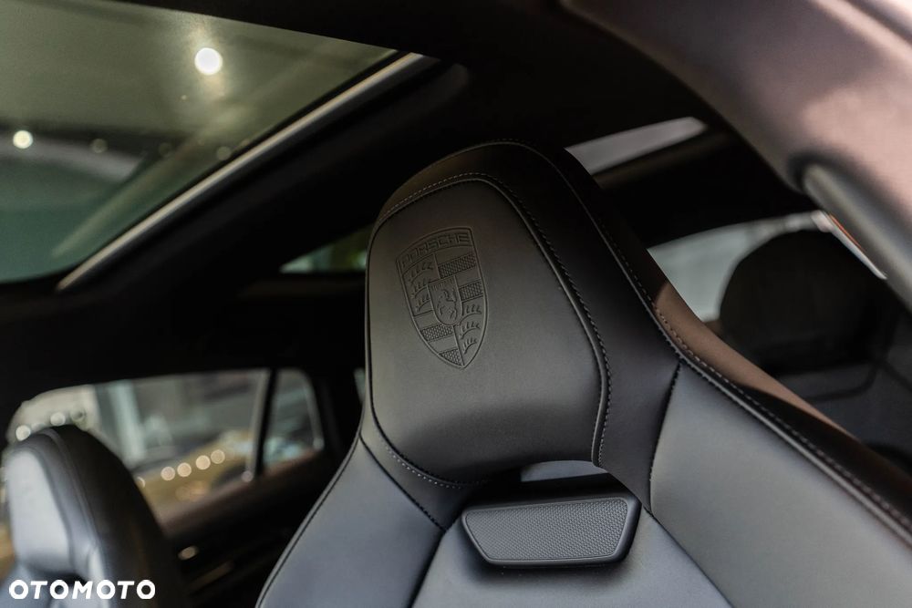 Porsche Panamera 4 E-Hybrid PHEV - 34