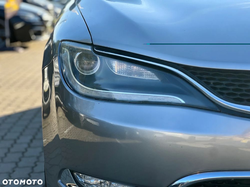 Chrysler 200 - 10