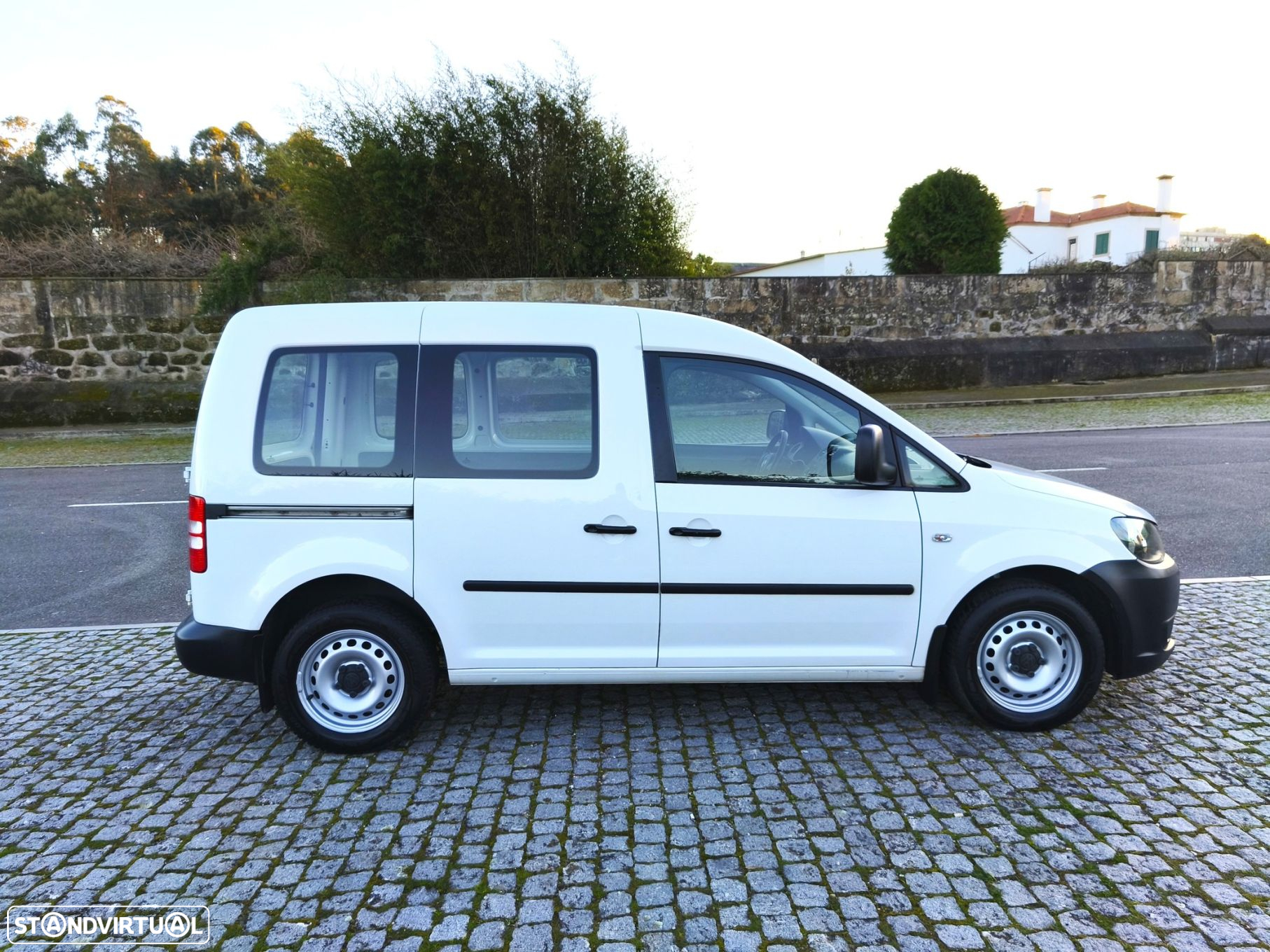 VW Caddy 1.6 TDi Entry - 10