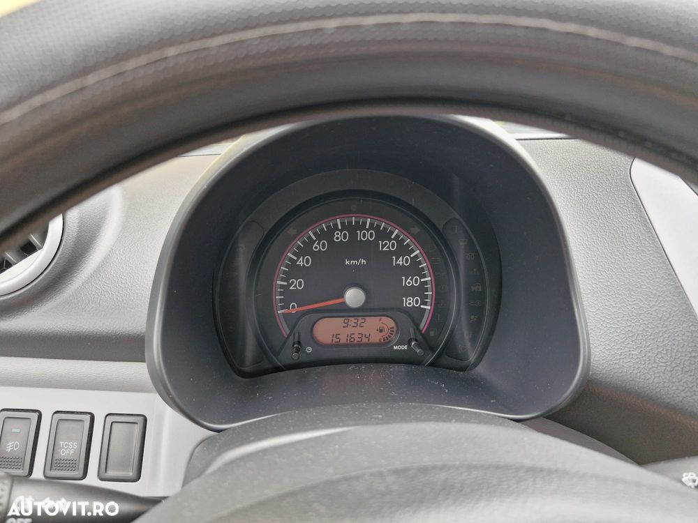 Nissan Pixo 1.0 more - 9