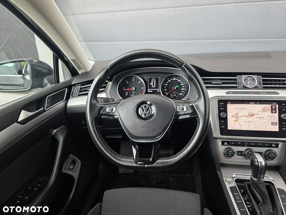 Volkswagen Passat - 14