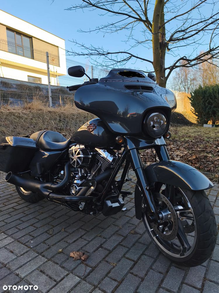 Harley-Davidson Touring Street Glide - 1