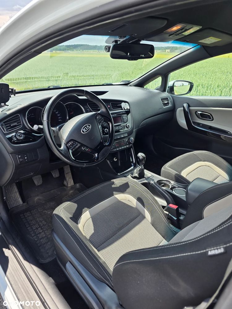 Kia ProCeed 1.4 L - 12