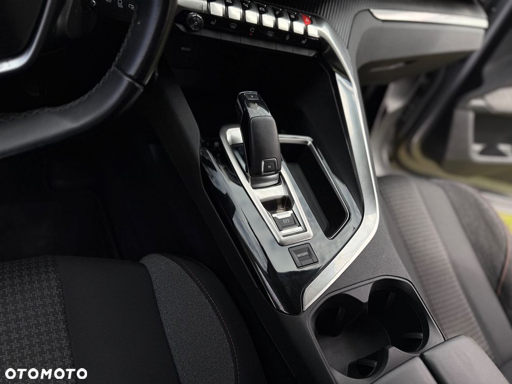 Peugeot 3008 BlueHDi 130 Stop & Start EAT8 Roadtrip - 13