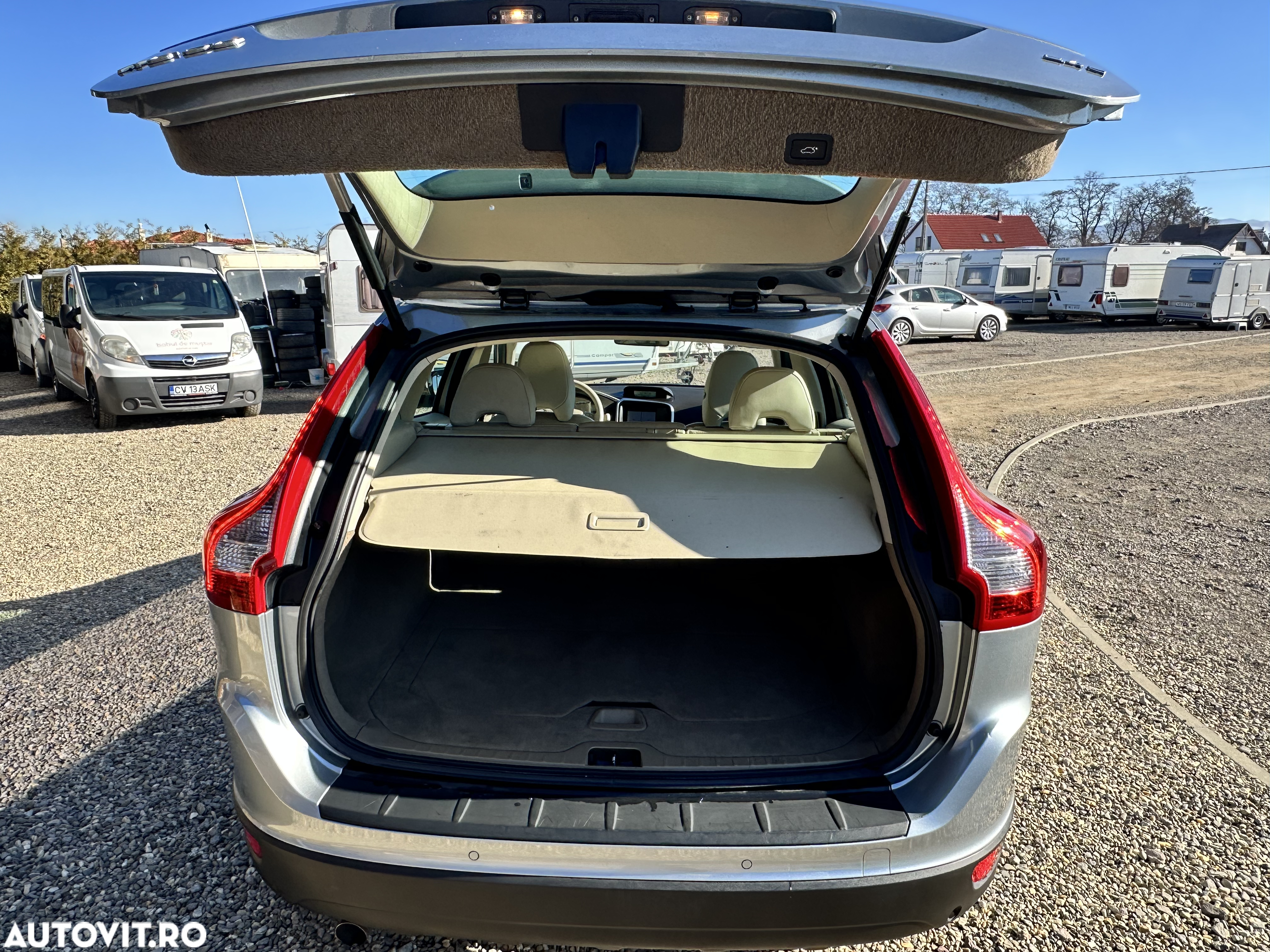Volvo XC 60 2.4D Aut. Momentum - 10