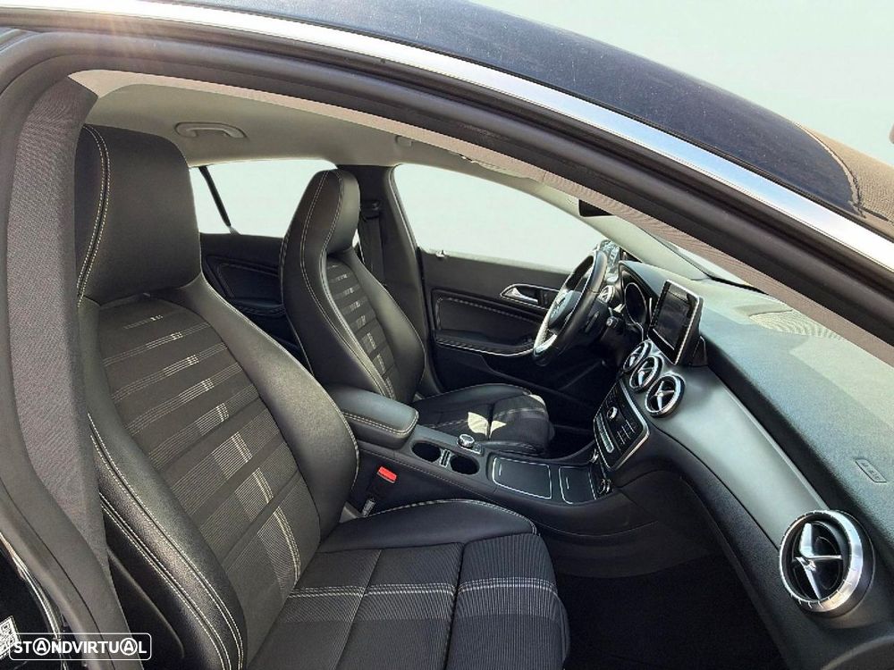 Mercedes-Benz CLA 200 - 9