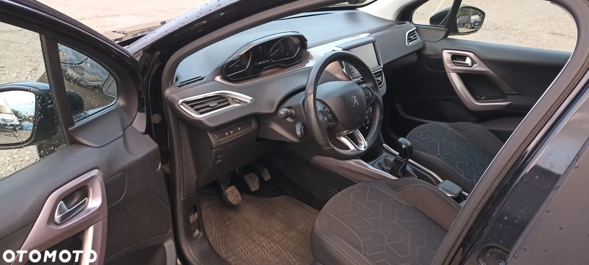 Peugeot 2008 1.6 e-HDi Allure S&S - 16