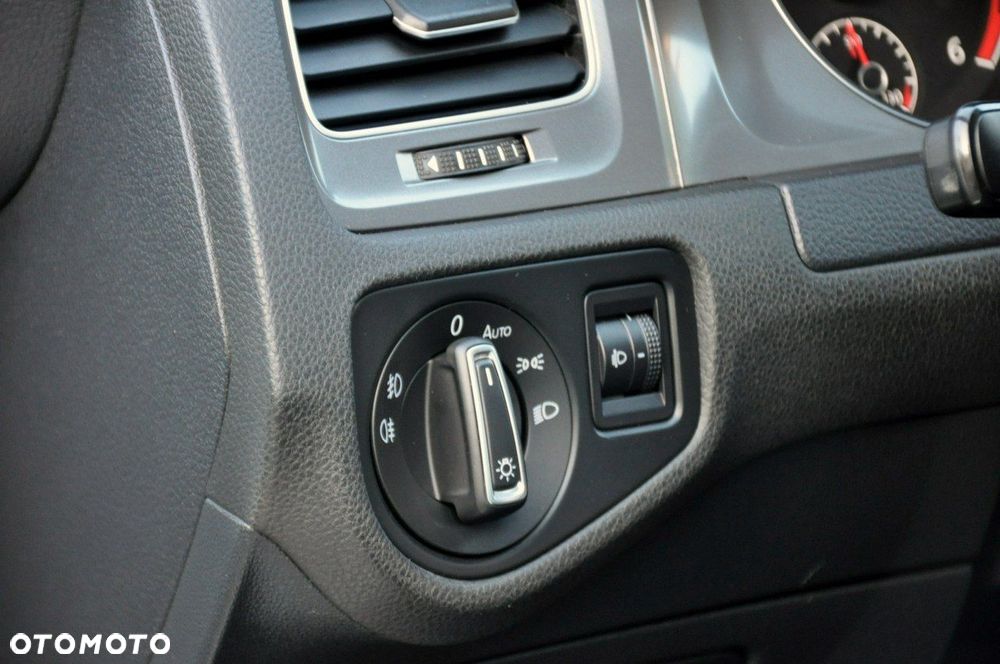 Volkswagen Golf - 36