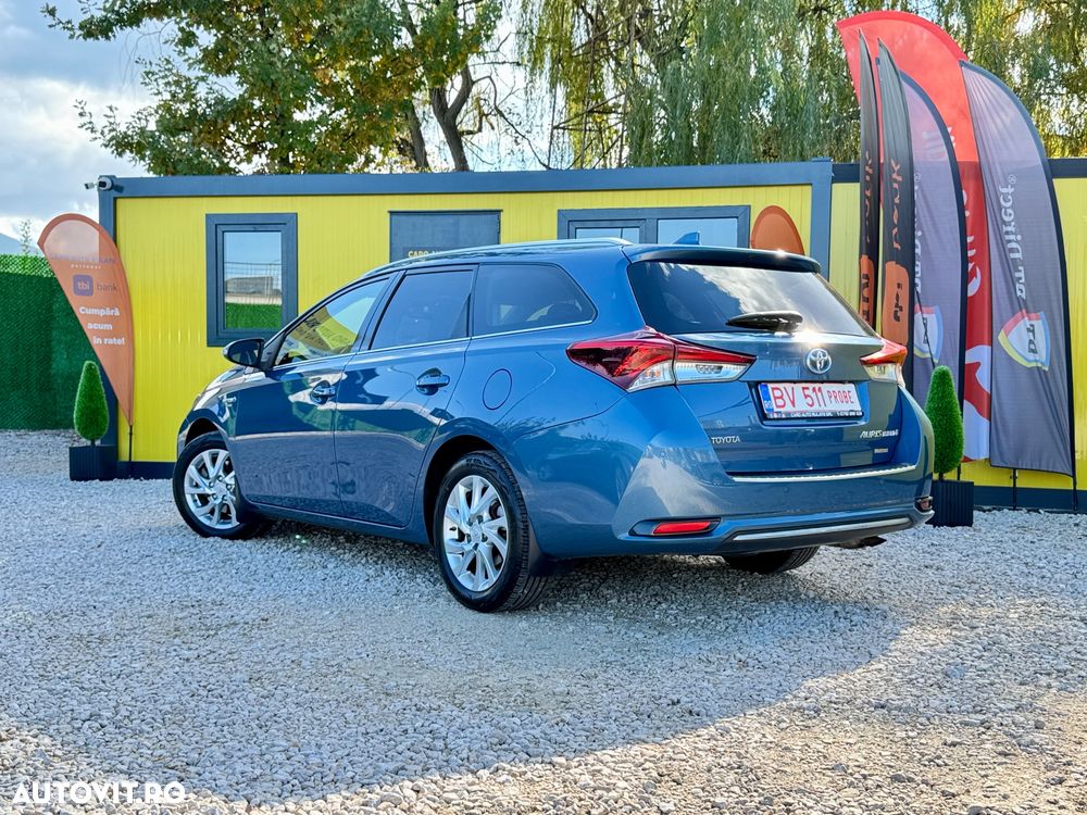 Toyota Auris 1.8 L VVT-i Hybrid Sol + - 3