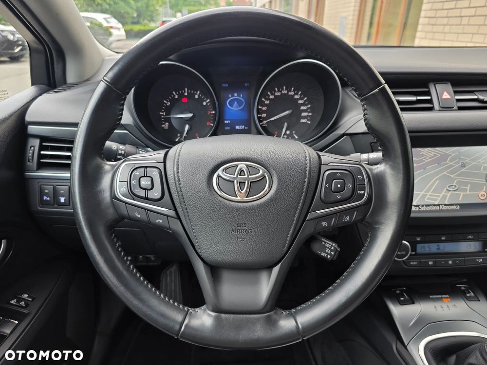Toyota Avensis - 28