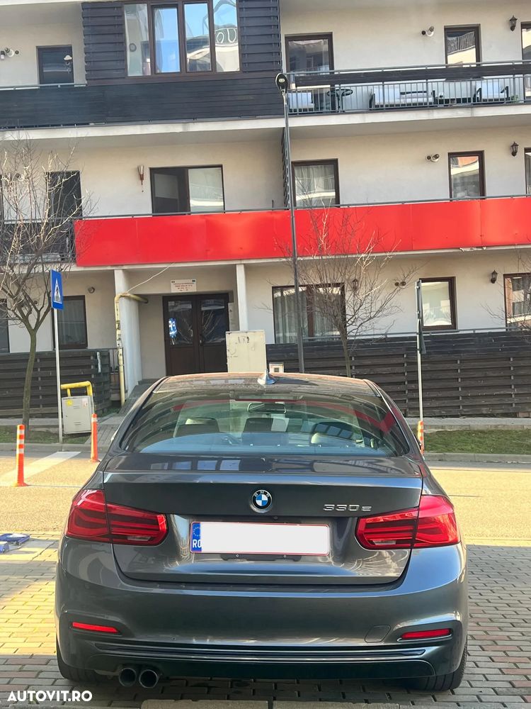 BMW Seria 3 330e xDrive Aut. - 3