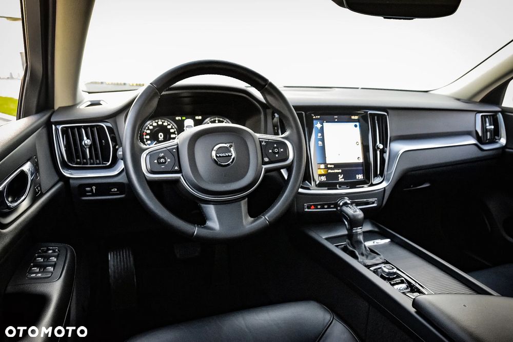 Volvo S60 T5 Momentum Pro - 33