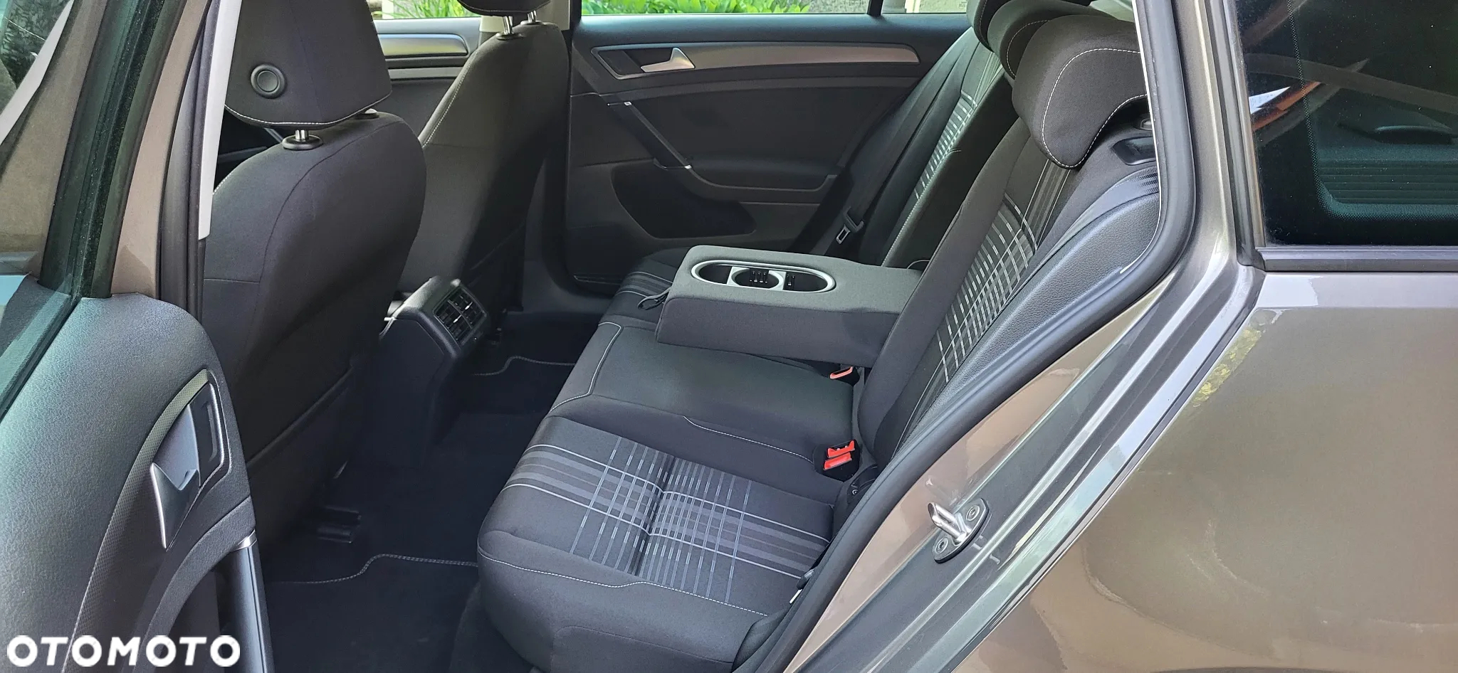 Volkswagen Golf Variant 1.6 TDI BlueMotion Technology Lounge - 32