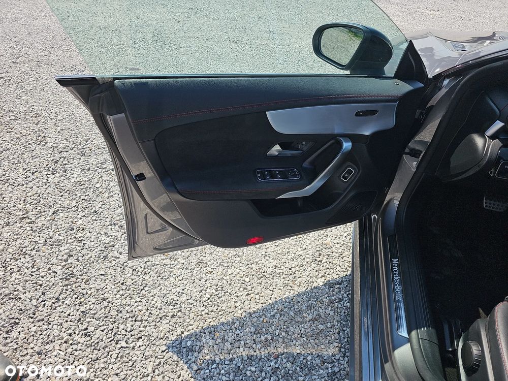 Mercedes-Benz CLA 200 AMG Line 7G-DCT - 23