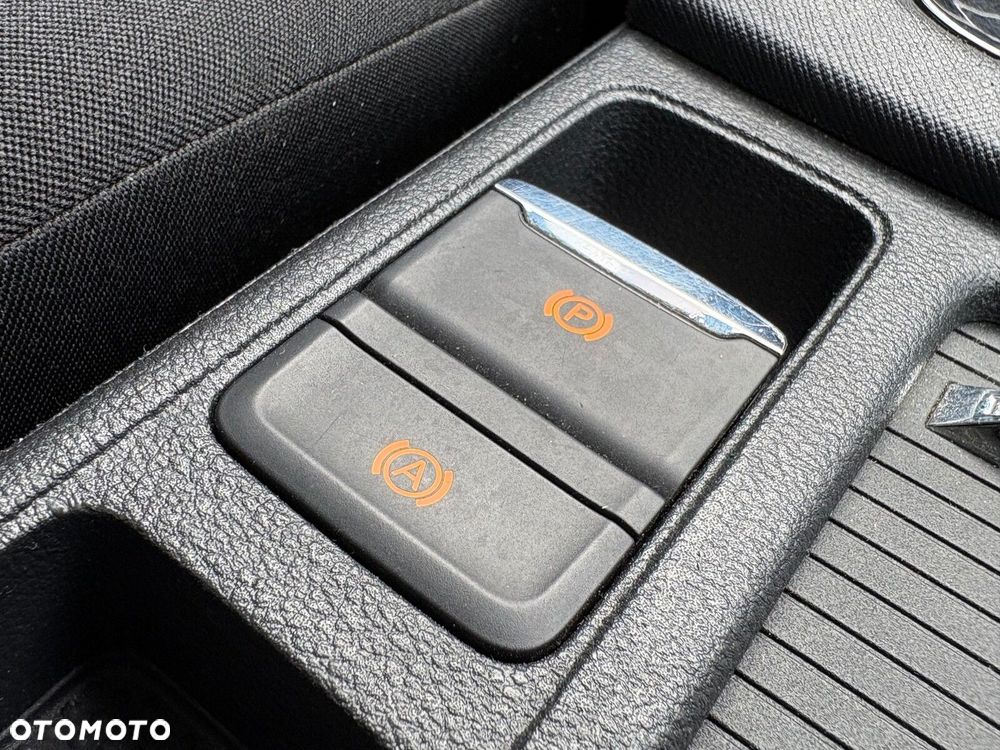 Skoda Octavia 2.0 TDI Ambition DSG - 25