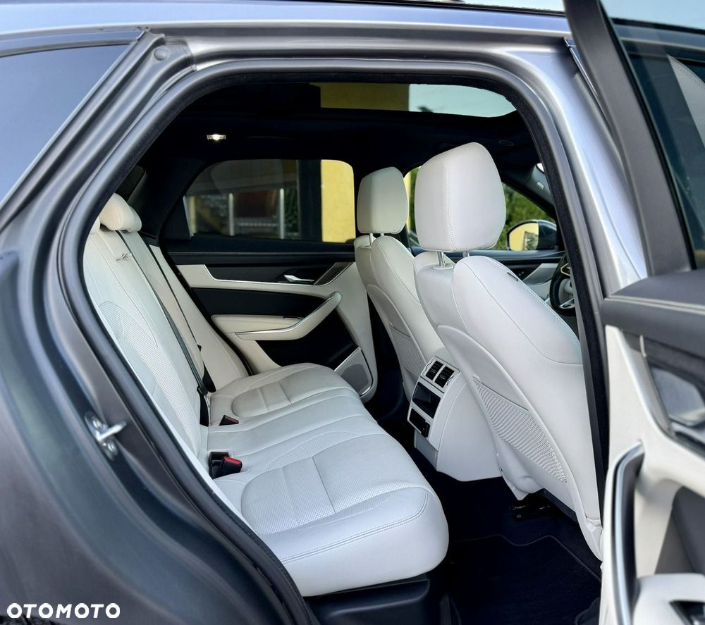 Jaguar F-Pace P250 AWD R-Dynamic Black - 12