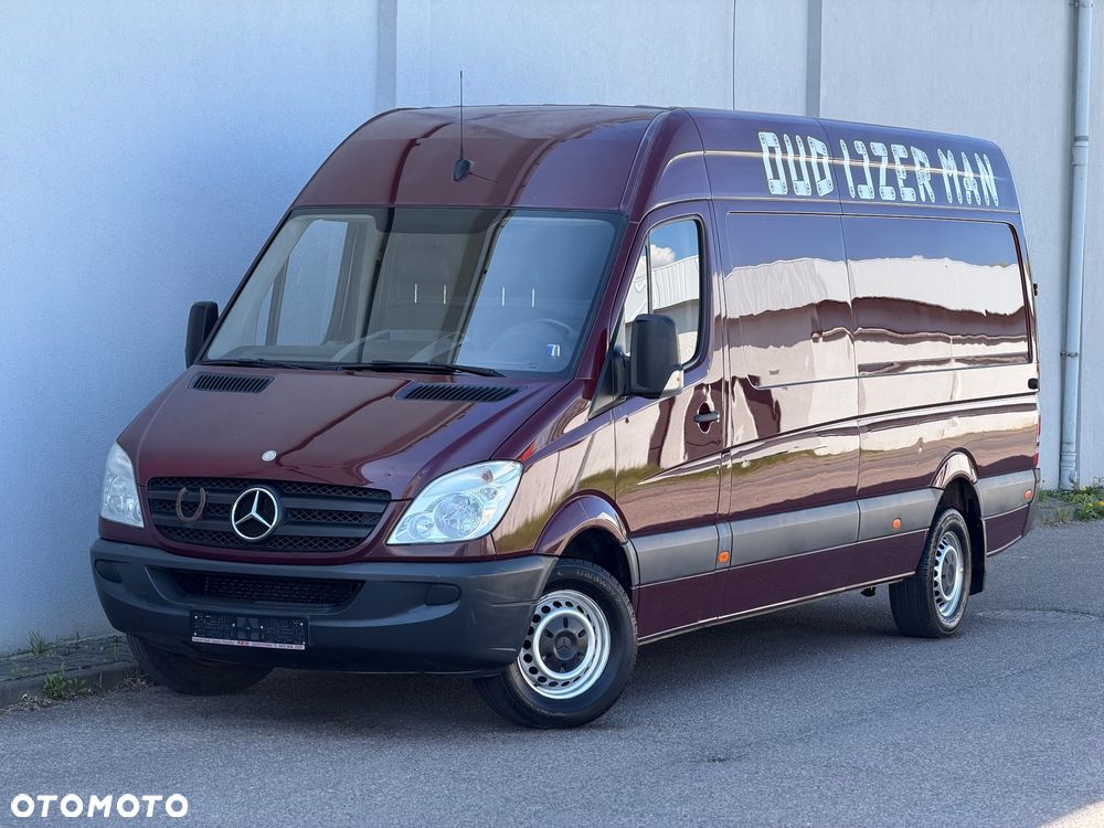 Mercedes-Benz Sprinter 319 - 1