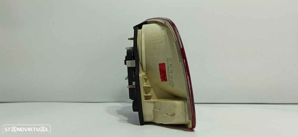 FAROLIM TRASEIRO DIREITO VOLKSWAGEN TOUAREG (7LA) TDI V10 - 6