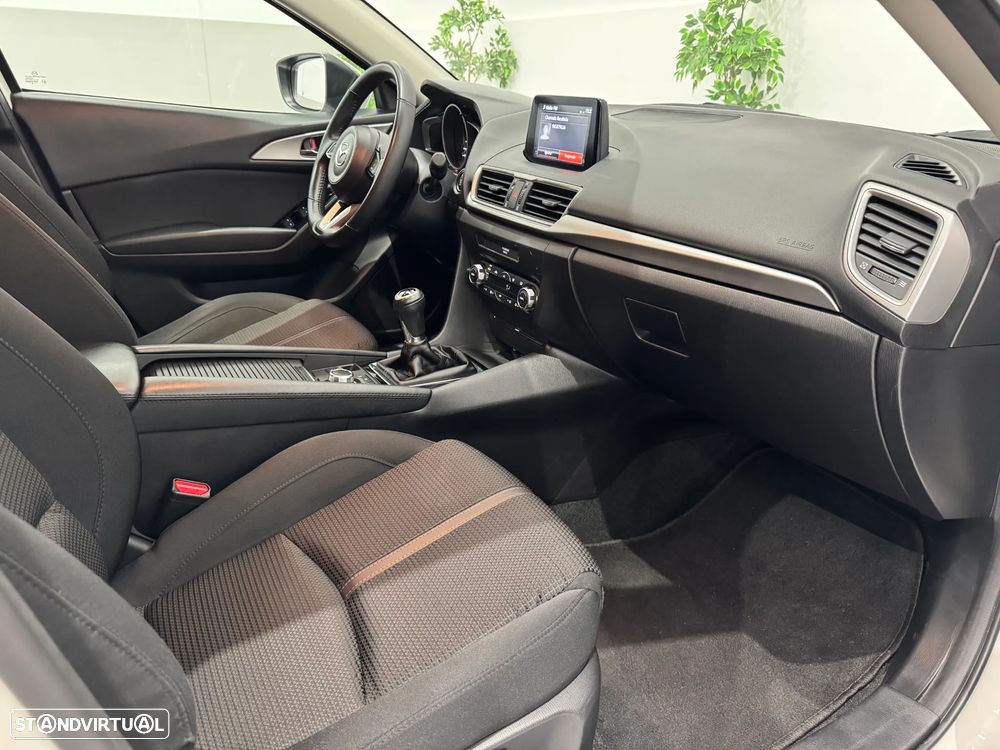 Mazda 3 1.5 Sky-G Evolve HS - 15