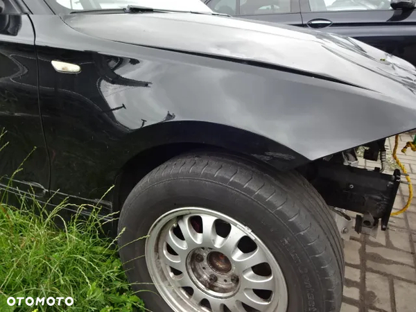 Prawy błotnik BMW E87, Schwarz 2