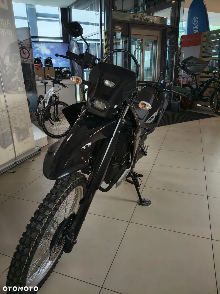 Yamaha WR - 8