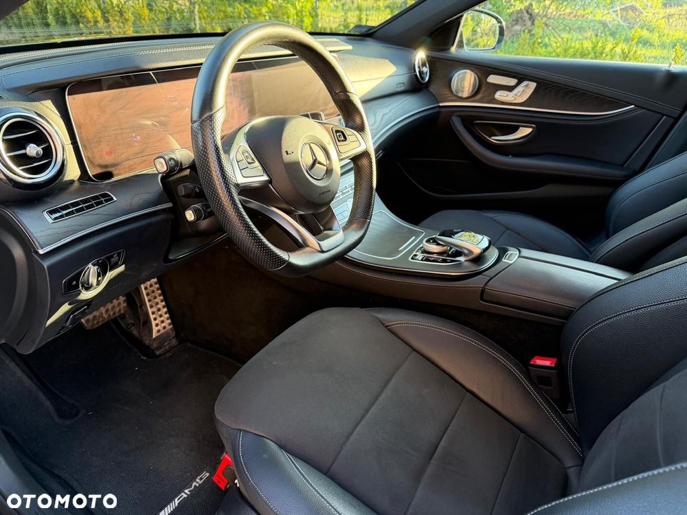 Mercedes-Benz Klasa E 220 d 4-Matic 9G-TRONIC - 20