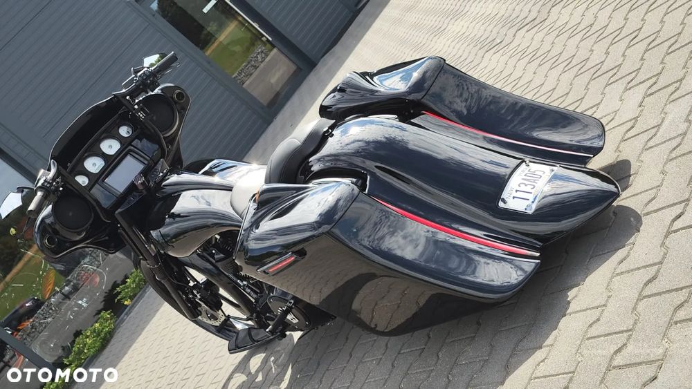 Harley-Davidson Touring Street Glide - 18