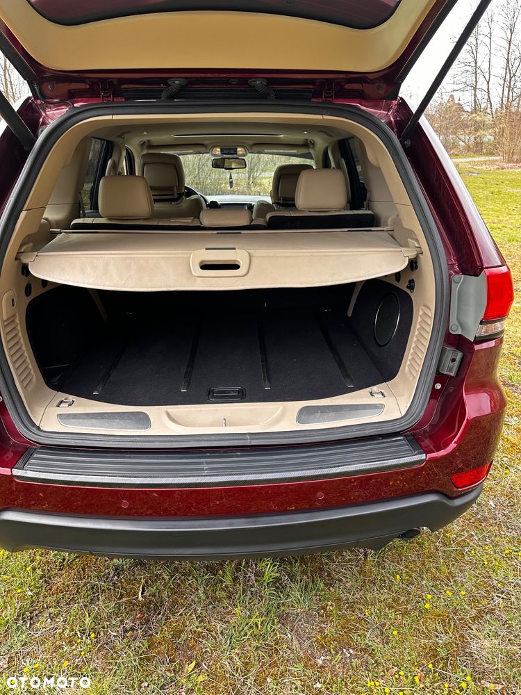 Jeep Grand Cherokee - 16