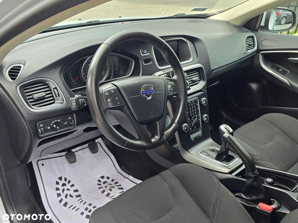 Volvo V40 D2 Summum - 27