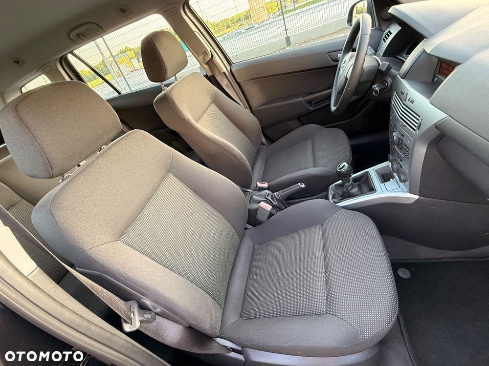 Opel Astra 1.6 Enjoy - 26