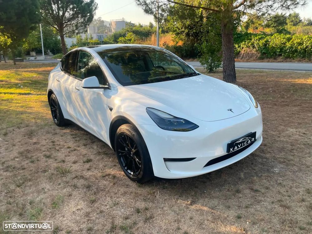 Tesla Model Y Long Range Dual Motor AWD — fotografia 27