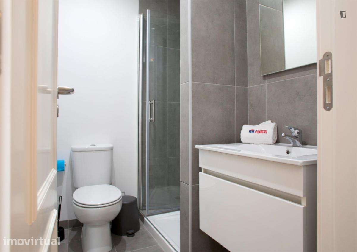 Quarto - localizado em São Sebastião Lisbon - Grande imagem: 4/9