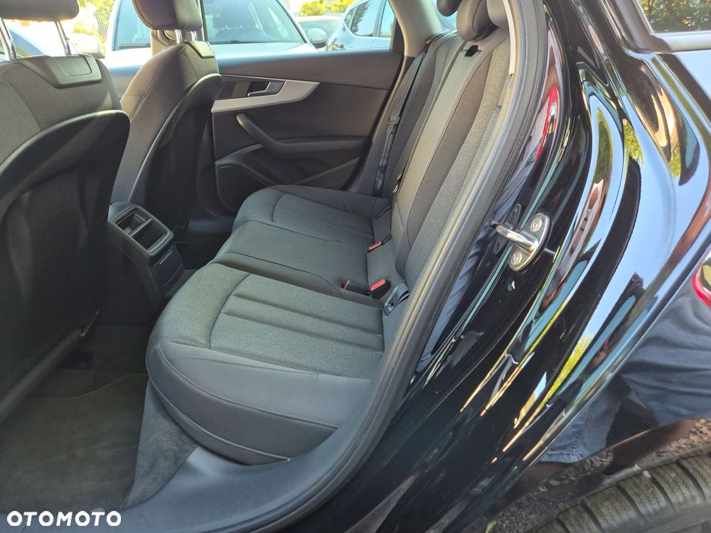 Audi A4 Avant 2.0 TDI Design S tronic - 15