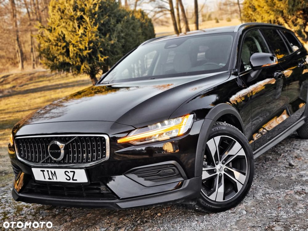 Volvo V60 Cross Country B4 D AWD Ultimate - 2