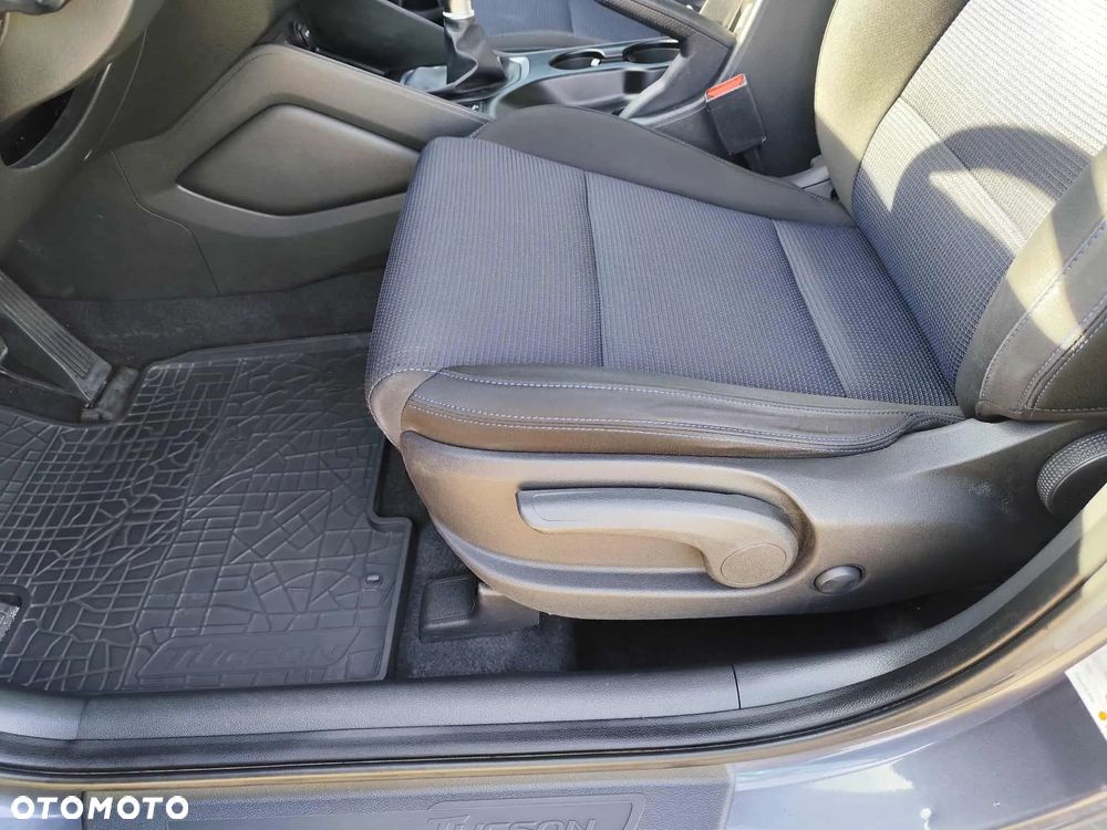 Hyundai Tucson 2.0 CRDI BlueDrive Comfort 2WD - 25