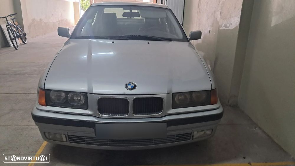 BMW 320 i Touring - 4