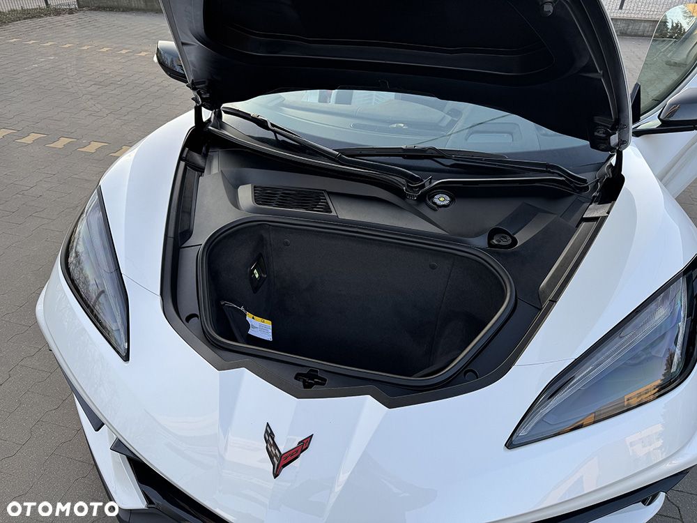 Chevrolet Corvette - 22