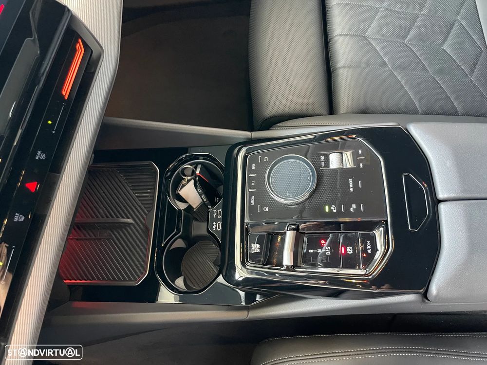 BMW 520 d Pack Desportivo M - 17