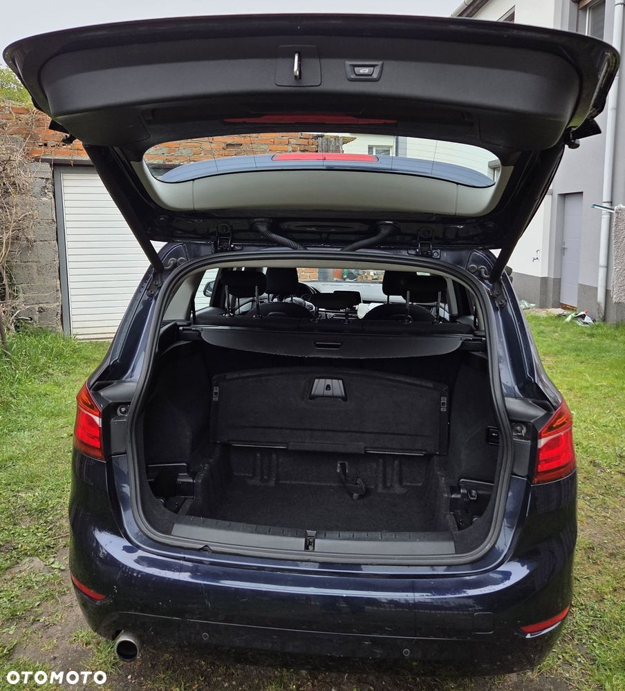 BMW Seria 2 218d - 8
