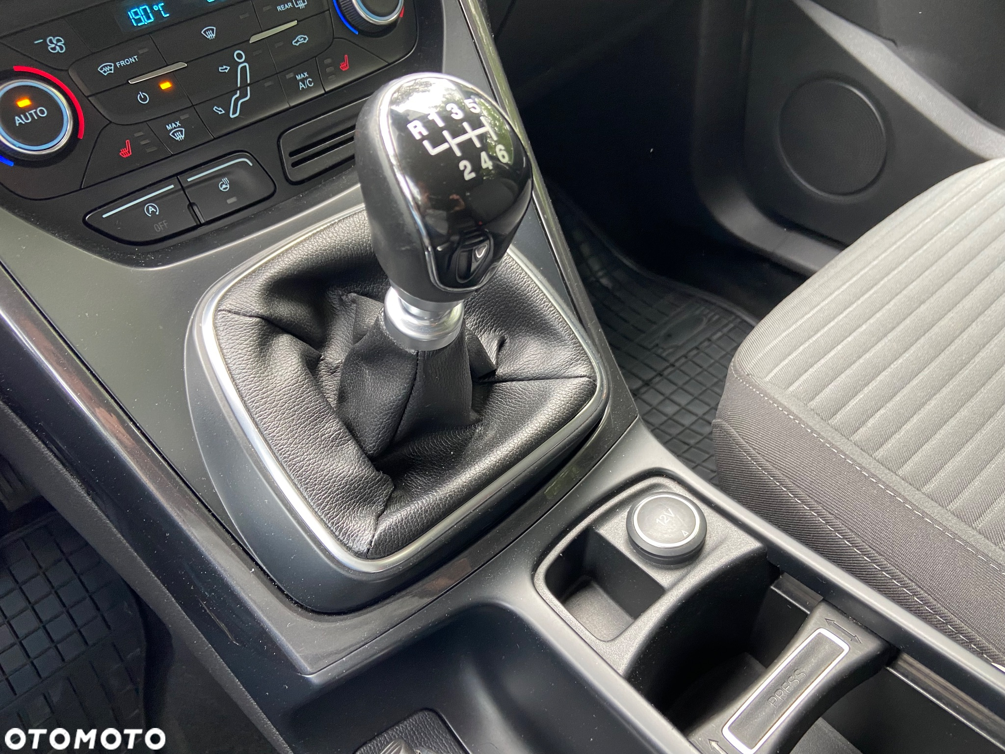Ford Grand C-MAX - 31