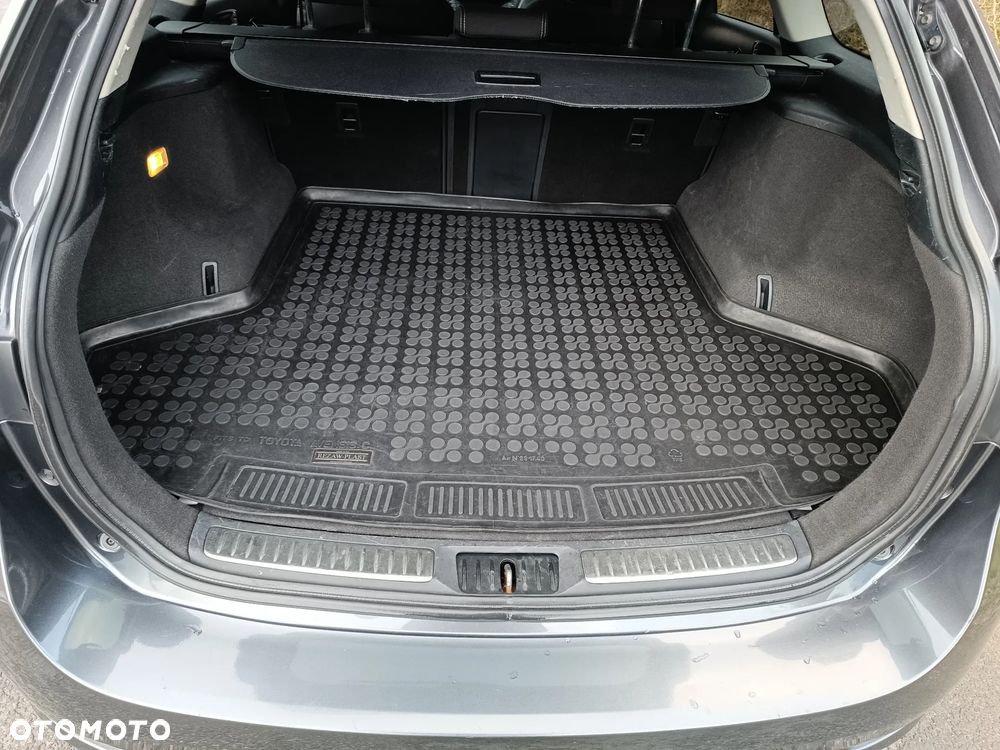 Toyota Avensis 1.8 Premium - 9