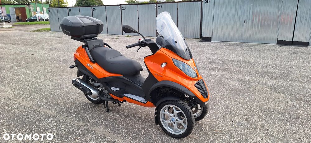 Piaggio MP-3 - 11