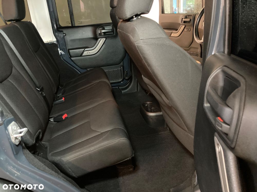 Jeep Wrangler 3.6 Unlim Black Edition II - 19