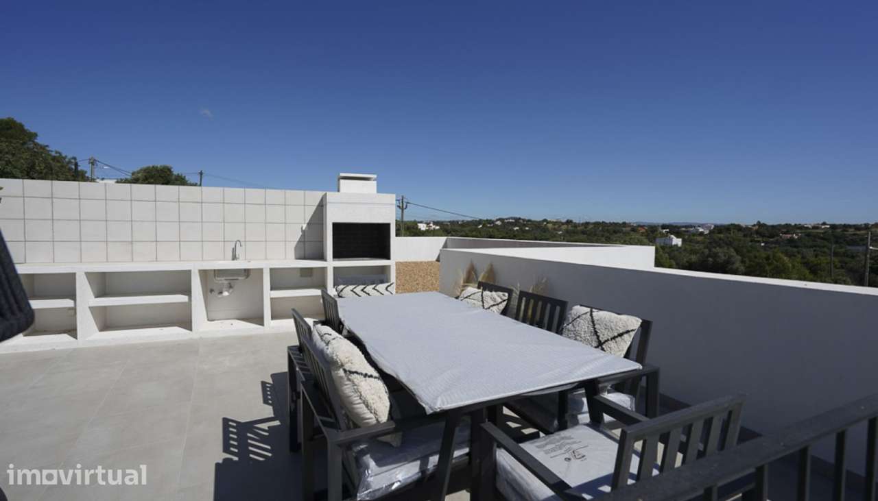 Moradia V4 térrea com piscina, à venda na Fuseta, Algarve - Grande imagem: 3/24