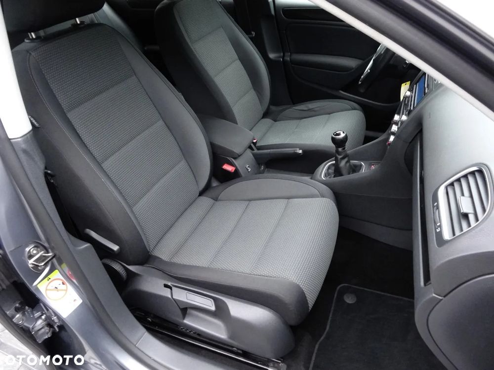 Volkswagen Golf 1.6 Comfortline - 25